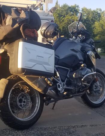 Right Side Pic of my BMW R1200GS packet up and ready to go.